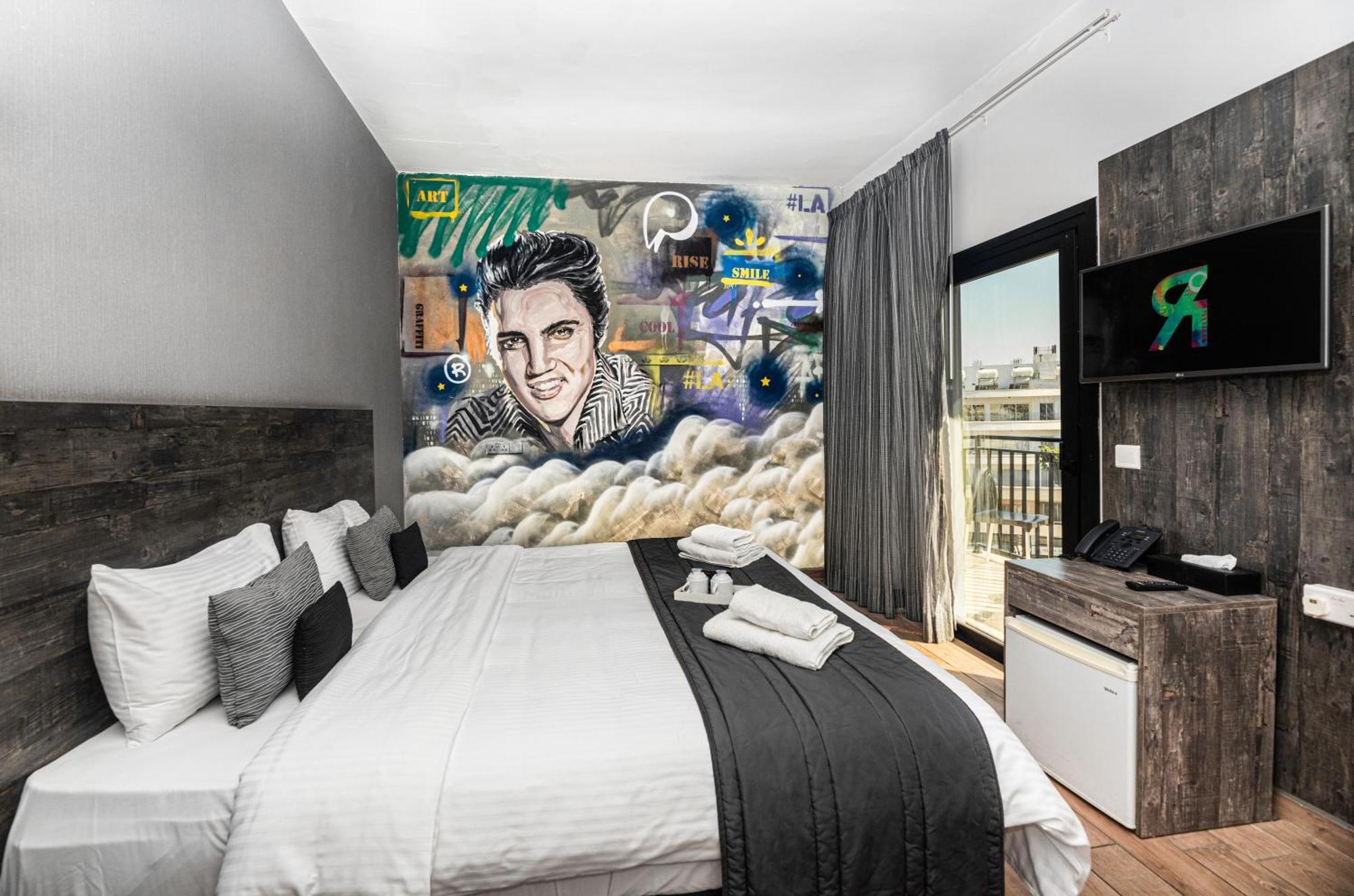 Rise Urban Art Szálloda 3*
