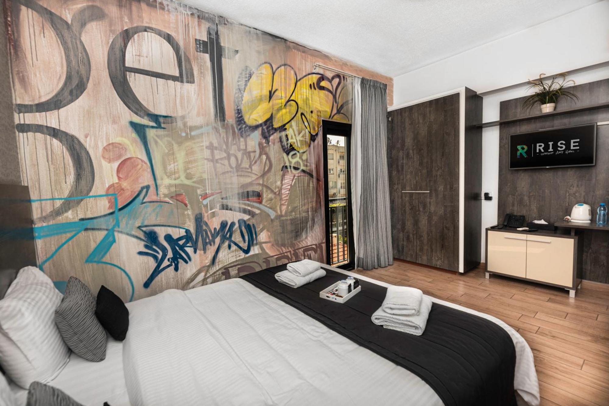 Hotel Rise Street Art
