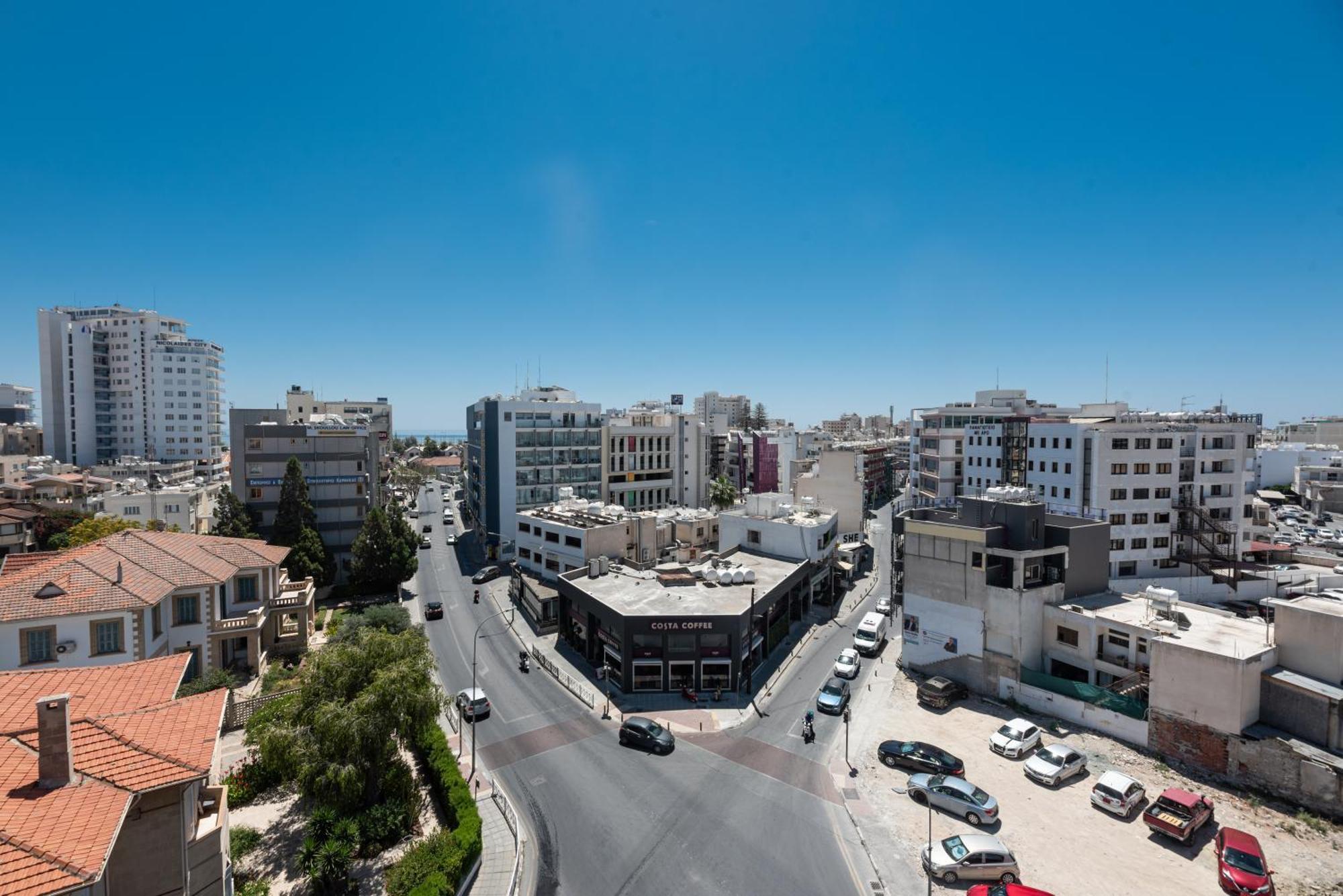 Hotel Rise Street Art Larnaka